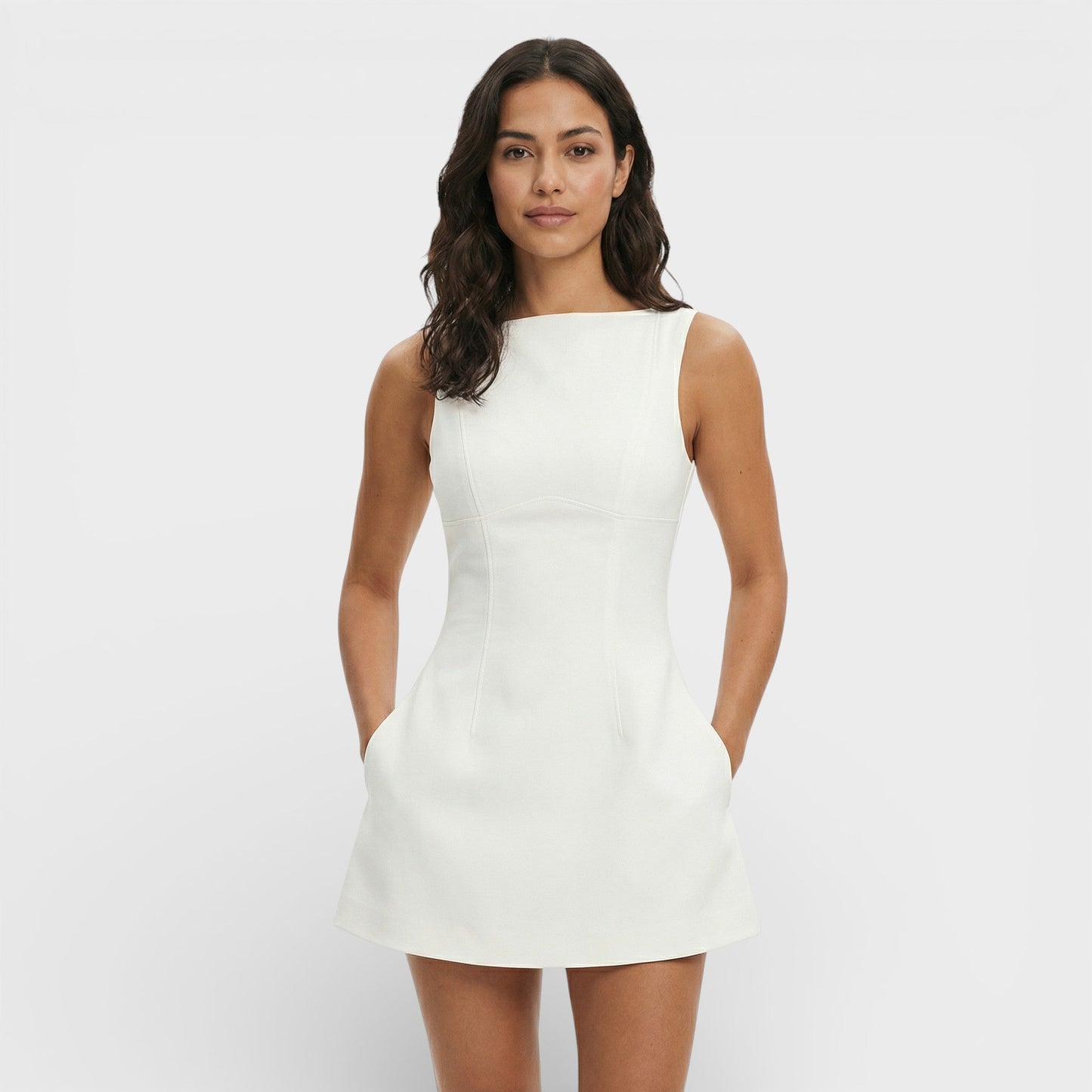 Lucía | Vestido mini línea A | Elegancia minimalista